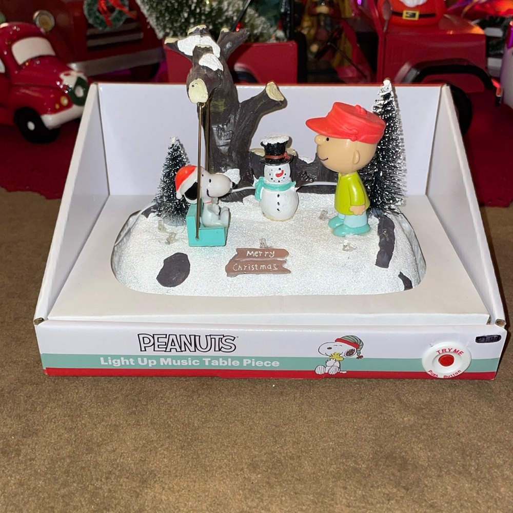 Peanuts Light Up Musical Table Piece NWT